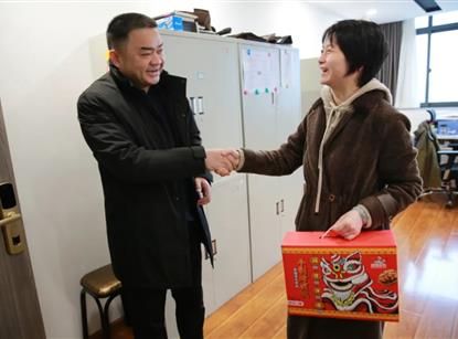 春節(jié)慰問送溫暖，歲寒情深暖人心——綿投集團(tuán)組織開展2022年春節(jié)慰問系列活動(dòng)